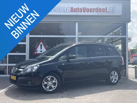 Opel Zafira 2.2 Cosmo /Automaat/ 7 persoons/ Cruise/Trekhaak/APK 06-2026/.