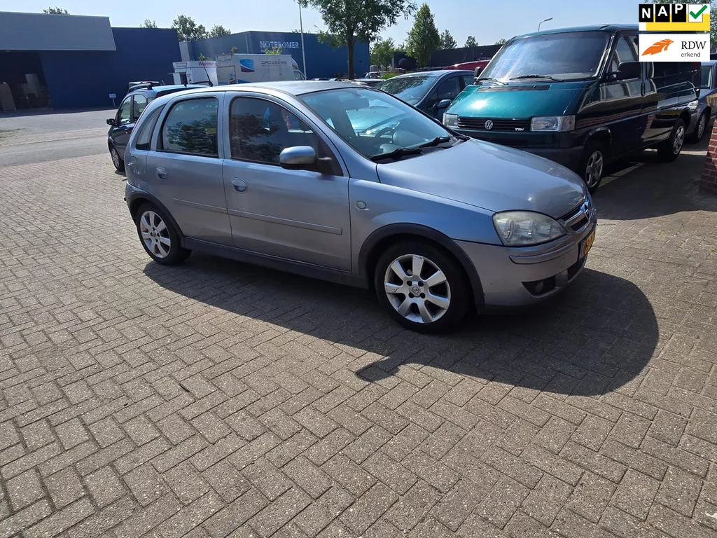 Opel Corsa 1.2-16V Silverline Airco