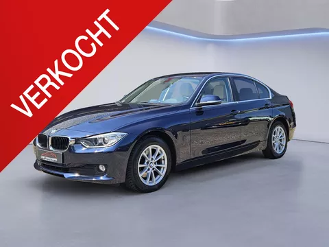 BMW 3-serie 316i Executive /Apple Carplay/Leder/Cruise Contr./Climate Contr./Stoelverw./Parkeersens.V+A/Licht&amp;Regensens./Navi/Bluetooth/(MET GARANTIE*)
