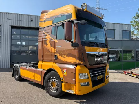 MAN TGX 18.460 XXL cabine/ TUV 03-2026 /PTO/Gardner Denver/ Dachklima/NL trekker