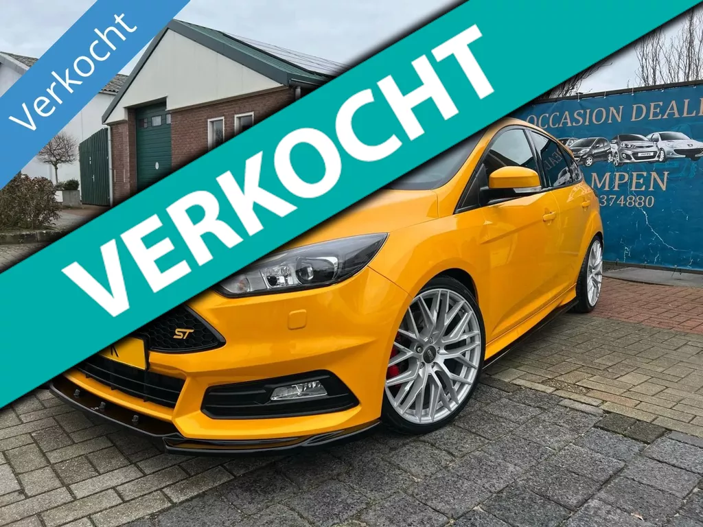 Ford Focus 2.0 ST 250PK|Camera|19''|Maxton|Bi-xenon|Cruise Control