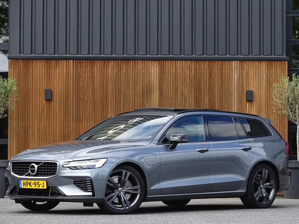 Volvo V60 T6 Twin-Engine 340PK AWD / R-Design / Harman Kardon