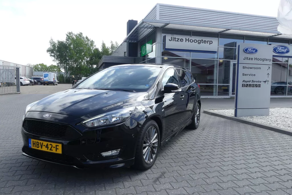 Ford Focus Wagon 1.5 ST-Line CRUISE, NAVI, WINTER PACK, APPLE CARPLAY, 94.613KM