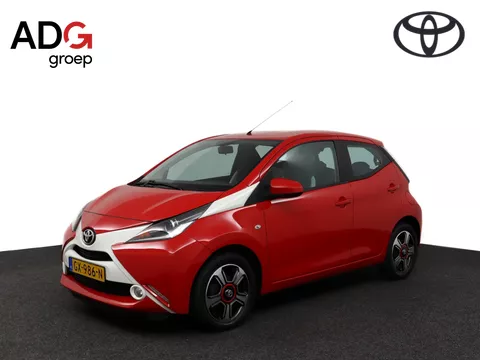 Toyota Aygo 1.0 VVT-i x-play | Airco | Achteruitrijcamera | Lichtmetalen velgen | Bluetooth |