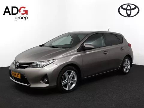 Toyota Auris 1.6 Dynamic | Airco | Navigatie | Achteruitrijcamera | Cruise Control | Keyless entry | Trekhaak | 1300 kg trekgewicht |