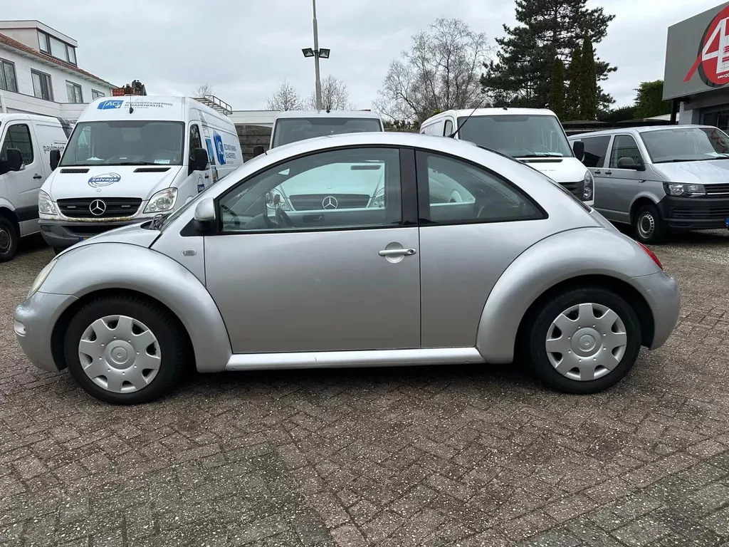 Volkswagen NEW BEETLE 2.0,85kw/115pk,144650km,Airco:1595,-