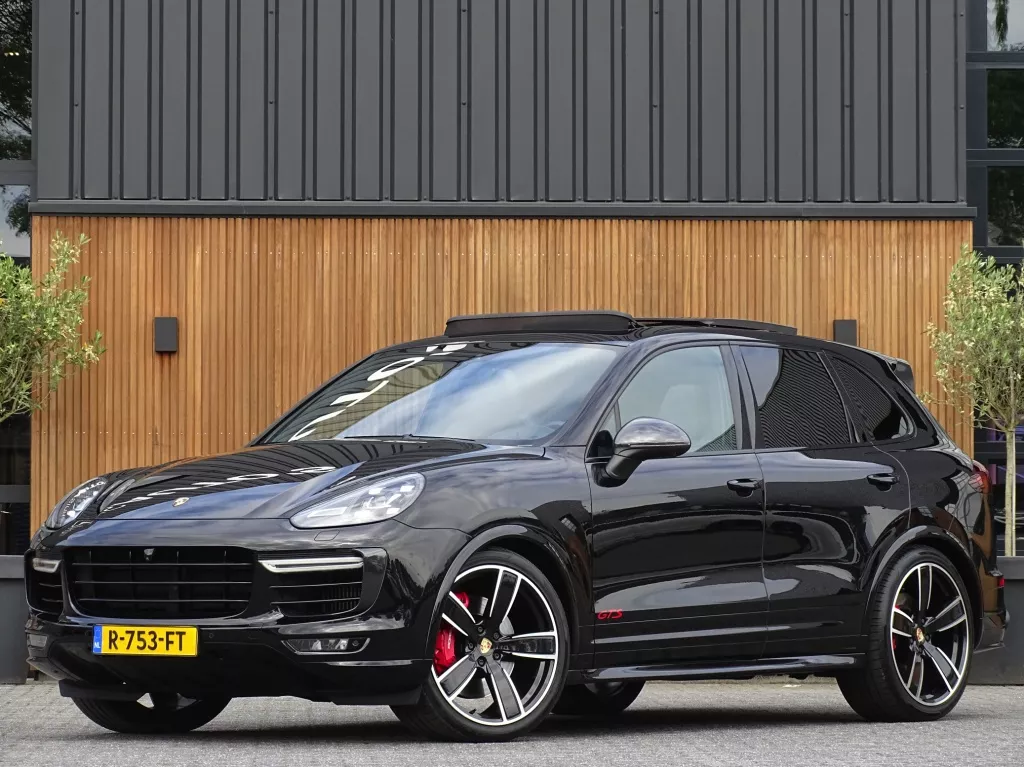 Porsche Cayenne 3.6 V6 GTS 440PK SportDesign / CARBON / LED