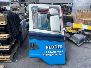 Scania 1476535 / 1739743 RECHTER PORTIER INCLUSIEF SPIEGELS CR/CG CABINE