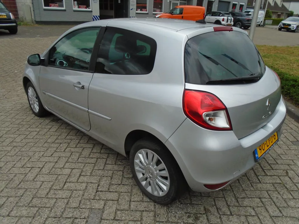 Renault Clio 1.2 Collection Nieuwe Apk Renault Clio 1.2 Collection Nieuwe Apk