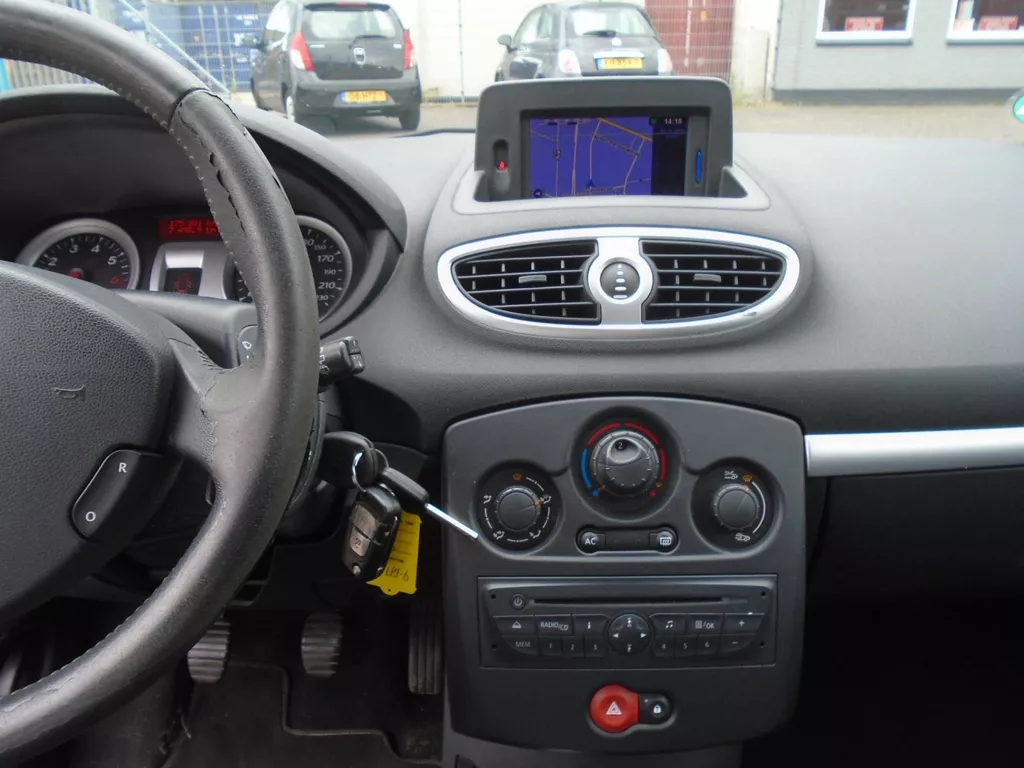 Renault Clio 1.2 Collection Nieuwe Apk Renault Clio 1.2 Collection Nieuwe Apk