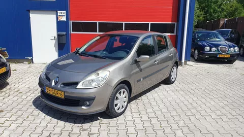 Renault Clio 1.6-16V AUTOMAAT 5 DEURS AIRCO CRUISE