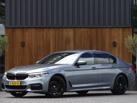 BMW 5 Serie 520i TwinTurbo 183PK High Ex. Ed. / LCI / M-pakket / LED *NAP*