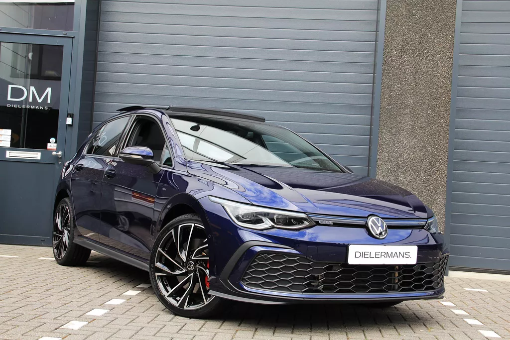 Volkswagen Golf 1.4 eHybrid GTE Pano | Head up | IQ lights | Camera's | Full option | BTW Voertuig