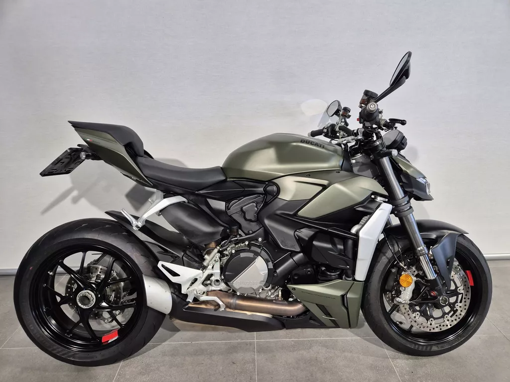 Ducati Streetfighter V2