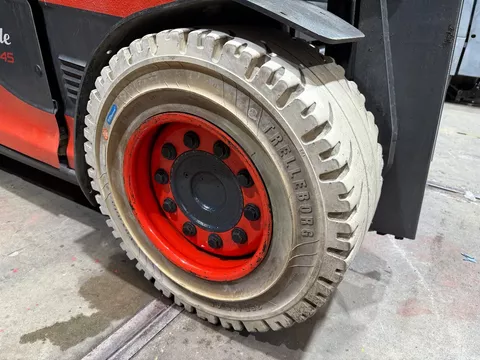 Trelleborg XP1000 non marking 355/45-15 23x9-10