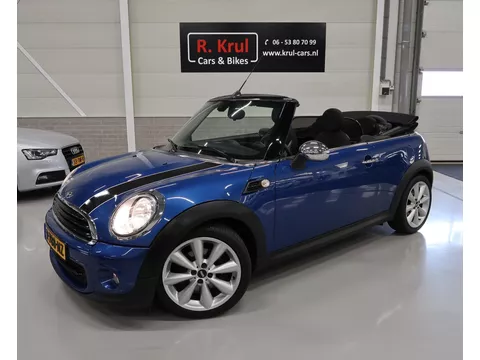 Mini Mini Cabrio 1.6 One Chili Sportstoelen Airco-ecc Half Leer 17 inch Sportvelgen Parkeersensoren achter Mistlampen Boekjes Zeer nette auto Always Open teller Bonnet stripes