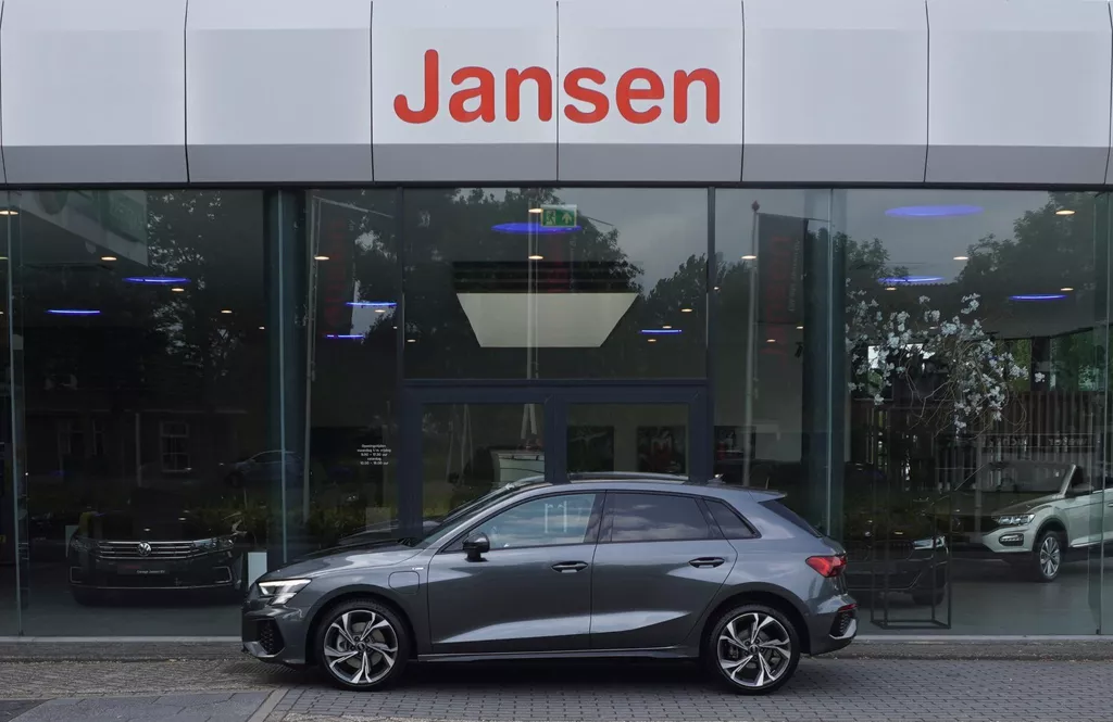 Audi A3 Sportback 40 TFSI e Edition | 2x S-Line | Carplay | Navi | Alcantara | DAB | 18&quot;
