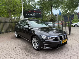 Volkswagen Passat Variant 1.4 TSI GTE Highline Pano Led Leder Camera Handgas invalide