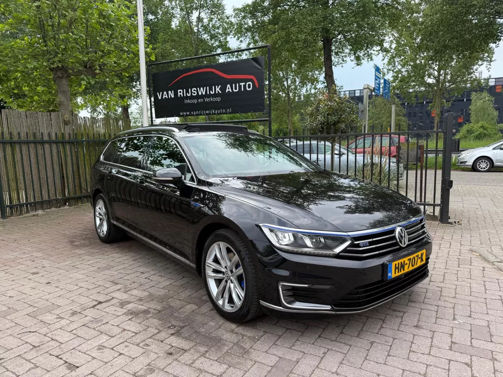 Volkswagen Passat Variant 1.4 TSI GTE Highline Pano Led Leder Camera Handgas invalide