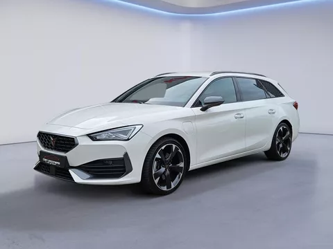 CUPRA Leon Sportstourer 1.4 e-Hybrid Business /Apple Carplay/Front-Side-Lane Assist/Dodehoek monitor/Stuurverwarming/Lendesteunen verstelb./(MET GARANTIE*)