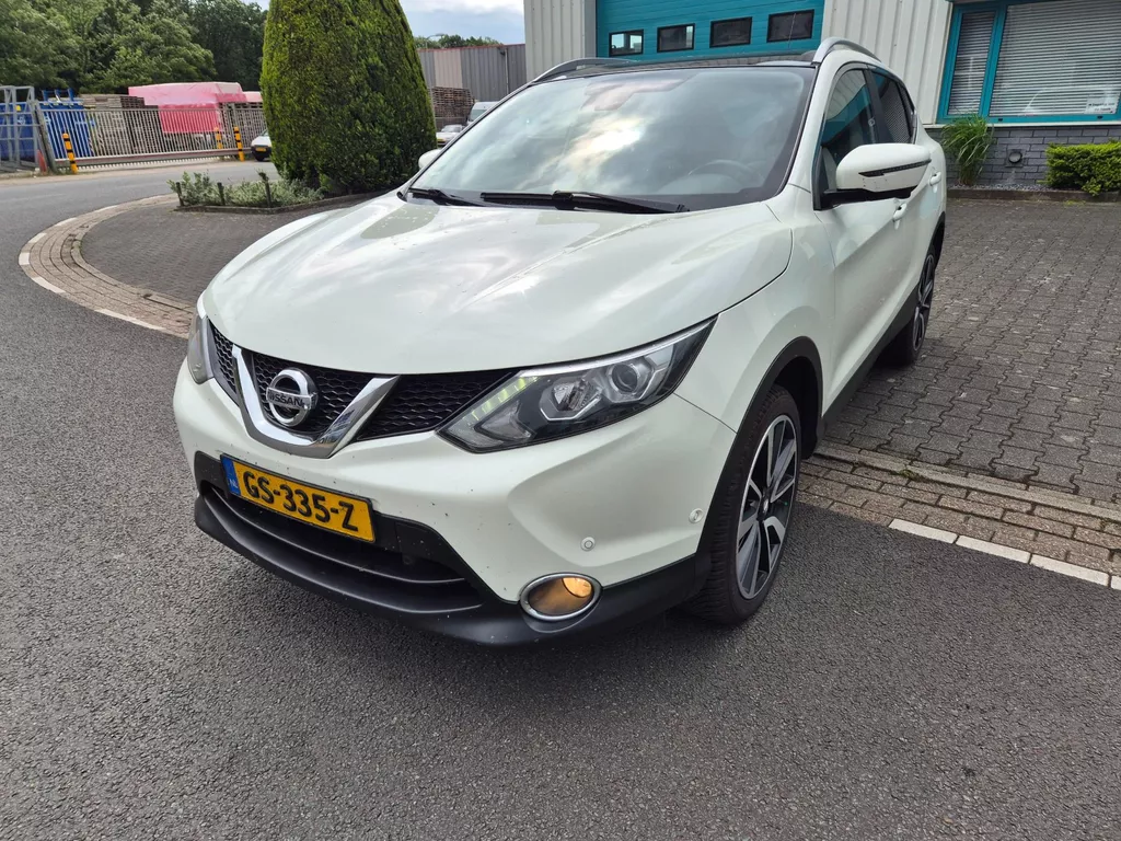 Nissan Qashqai 1.6 dCi 6bak 131pk Tekna Pano 360cam Leer