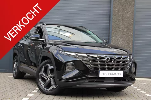 Hyundai Tucson 1.6 T-GDI HEV Premium Sky | NL auto! | NAP! | 1e eigenaar! | Full option (letterlijk) | Phantom Black Hyundai Tucson 1.6 T-GDI HEV Premium Sky | NL auto! | NAP! | 1e eigenaar! | Full option (letterlijk) | Phantom Black
