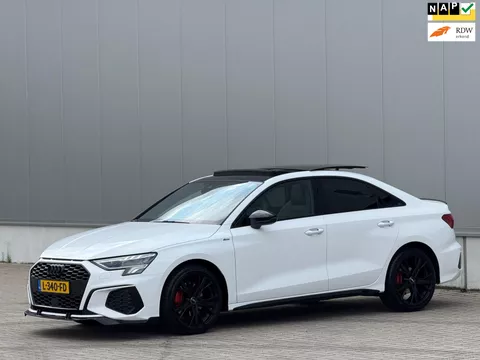 Audi A3 Limousine 35 TFSI 3x Sline PANO NAP BTW
