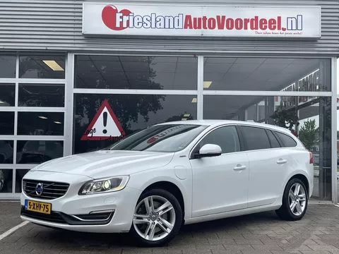 Volvo V60 2.4 D6 AWD Plug-In Hybrid Limited /Climate/Cruise/ Stoel- en stuurverw/Trekhaak/Navi/Onderhouds hist/