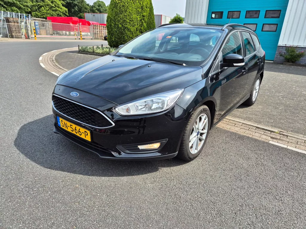 Ford Focus Wagon 1.0 Lease Edition Clima Nap Apk 05-26