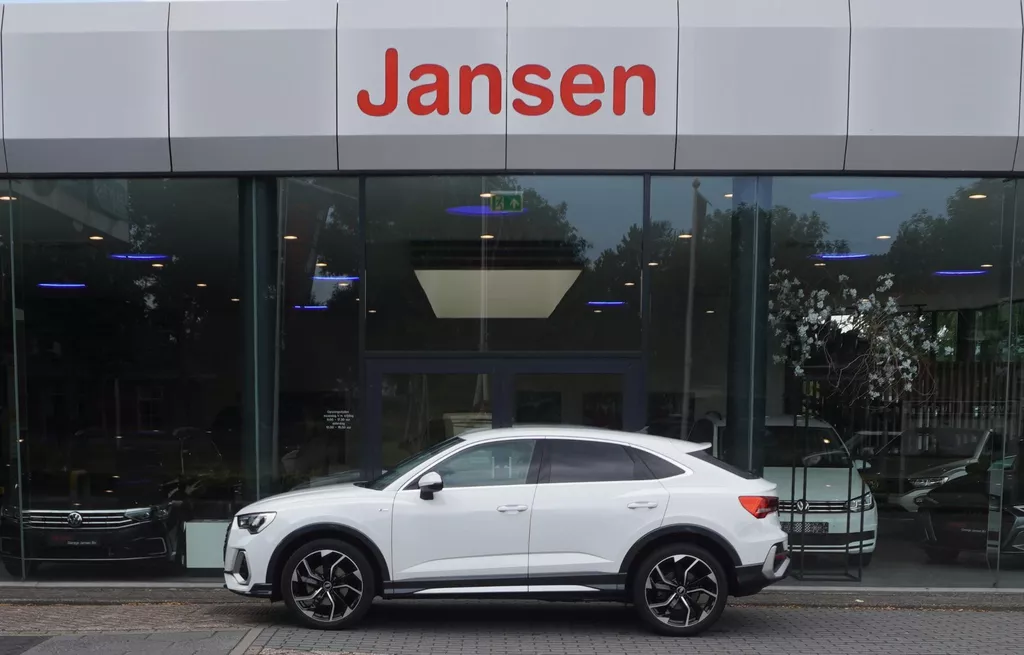 Audi Q3 Sportback 35 TFSI S Edition | Navi | CarPlay | DAB | LED | 20&quot;