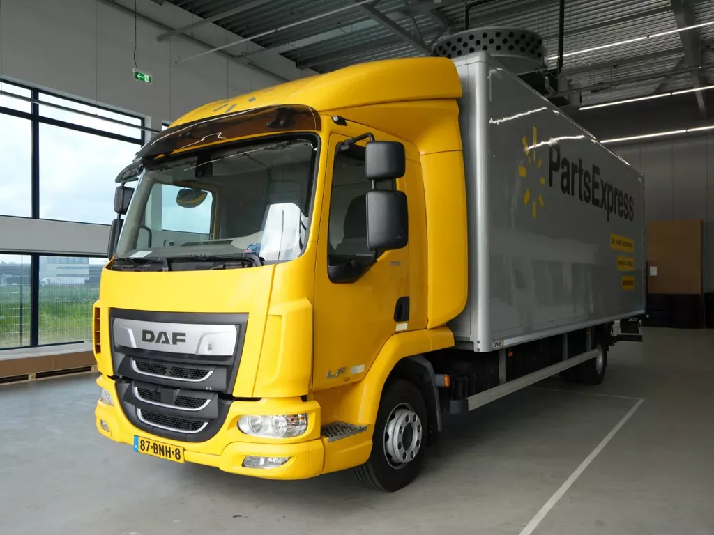 DAF LF 210 FA, 12t, Gesloten Bak, Laadklep 1,5t, Zijdeur, New Apk