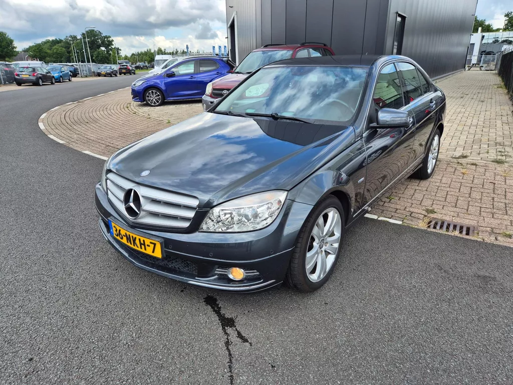 Mercedes-Benz C-klasse 180 CGI BlueEFFICIENCY Business Edition Avantgarde