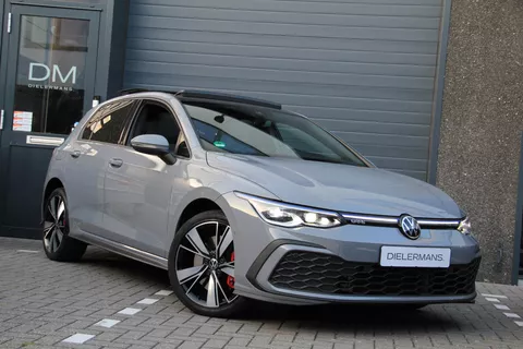 Volkswagen Golf 1.4 eHybrid GTE Pano | IQ Lights | Moonstone Grey Volkswagen Golf 1.4 eHybrid GTE Pano | IQ Lights | Moonstone Grey