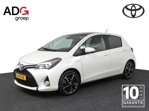 Toyota Yaris 1.5 Hybrid Volcano Edition | Trekhaak | Panoramadak | Parkeersensoren