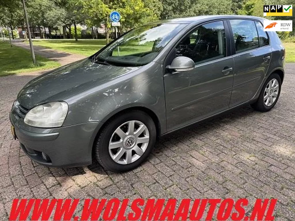 Volkswagen Golf 1.6 FSI Sportline