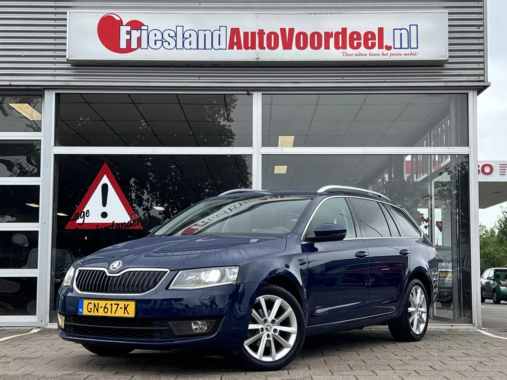 Skoda Octavia Combi 1.6 TDI Greentech DSG / Carplay / Keyless / Xenon / Navi / 2015