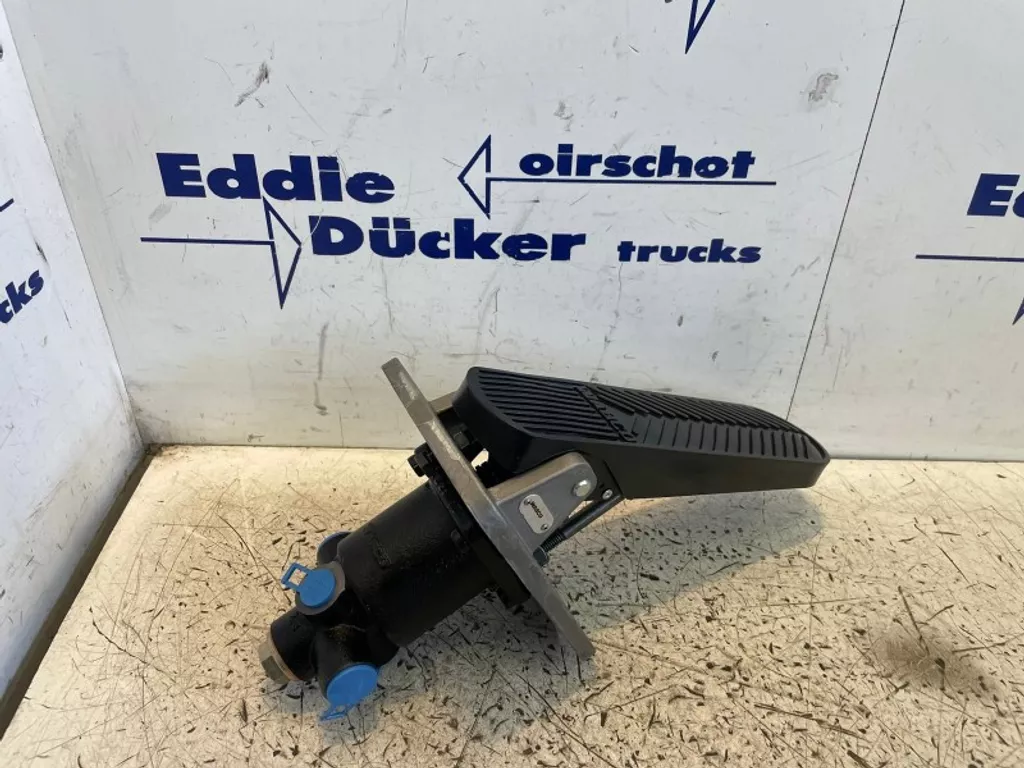 Diverse WABCO 4674061240 MOTORWAGENREMKLEP HYDRAULISCH O&amp;K MACHINES 2928149 (ALS NIEUW)