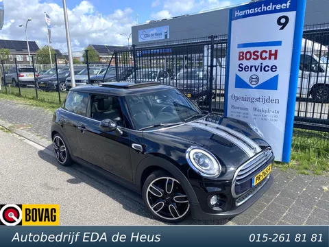 Mini Mini 1.5 Cooper Chili Serious Business met o.a. panodak, clima, cruise, Head Up display, etc.