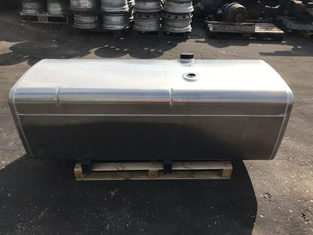 Iveco 5801284839 FUEL TANK 710 LTR