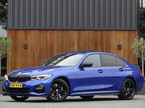 BMW 3 Serie 330e 292PK / M-Individual / M340 Ed. / Head-up / Laser
