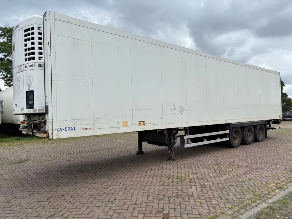 Schmitz Cargobull SK024L ,Thermoking SL 200 e ,5.820 motor uren,SAF assen,260 cm hoog