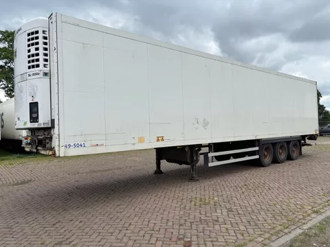 Schmitz Cargobull SK024L ,Thermoking SL 200 e ,5.820 motor uren,SAF assen,260 cm hoog