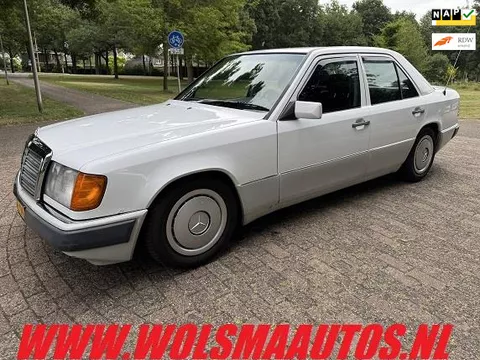 Mercedes-Benz 200-500 (W124) 230 E