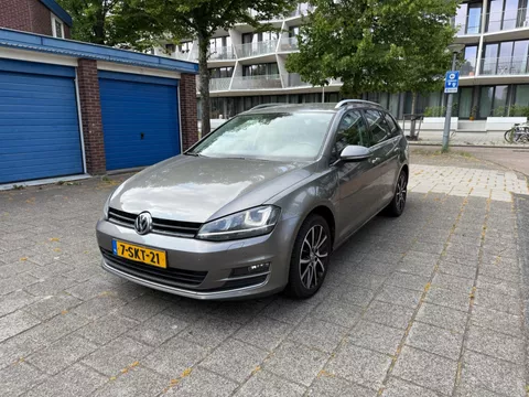 Volkswagen Golf Variant 1.2 TSI Highline PDC Cruise NAVI