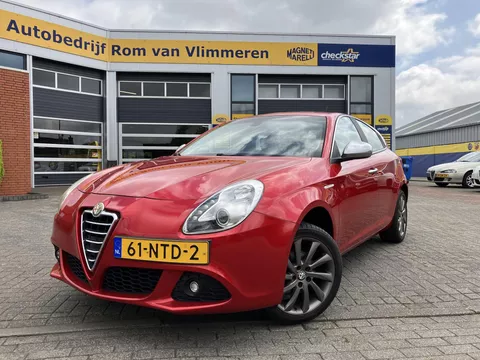Alfa Romeo Giulietta 1.4 T Distinctive | Rosso Competizione | Cruise control |