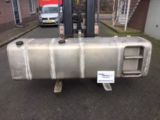 MAN 1100 LITER FUEL TANK 240X70X70 CM