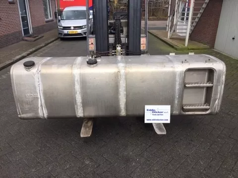 MAN 1100 LITER FUEL TANK 240X70X70 CM