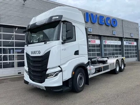 Iveco X-WAY 570 6x2 hooklift 30 ton