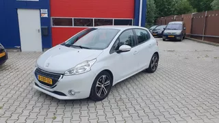 Peugeot 208 1.6 e-HDi 5 DEURS AIRCO NAV CLIMA CRUISE