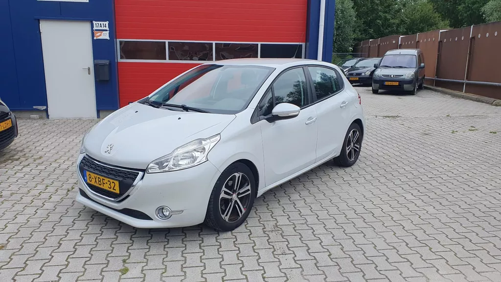 Peugeot 208 1.6 e-HDi 5 DEURS AIRCO NAV CLIMA CRUISE